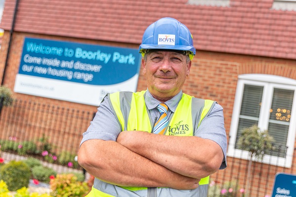 Veteran builder delivering quality homes at Botley calls on young people to join industry